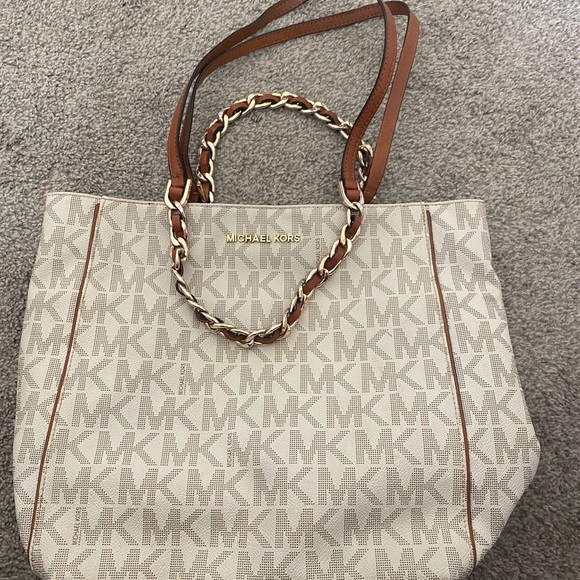 Michael Kors Handbags - Michael Kors shoulder bag